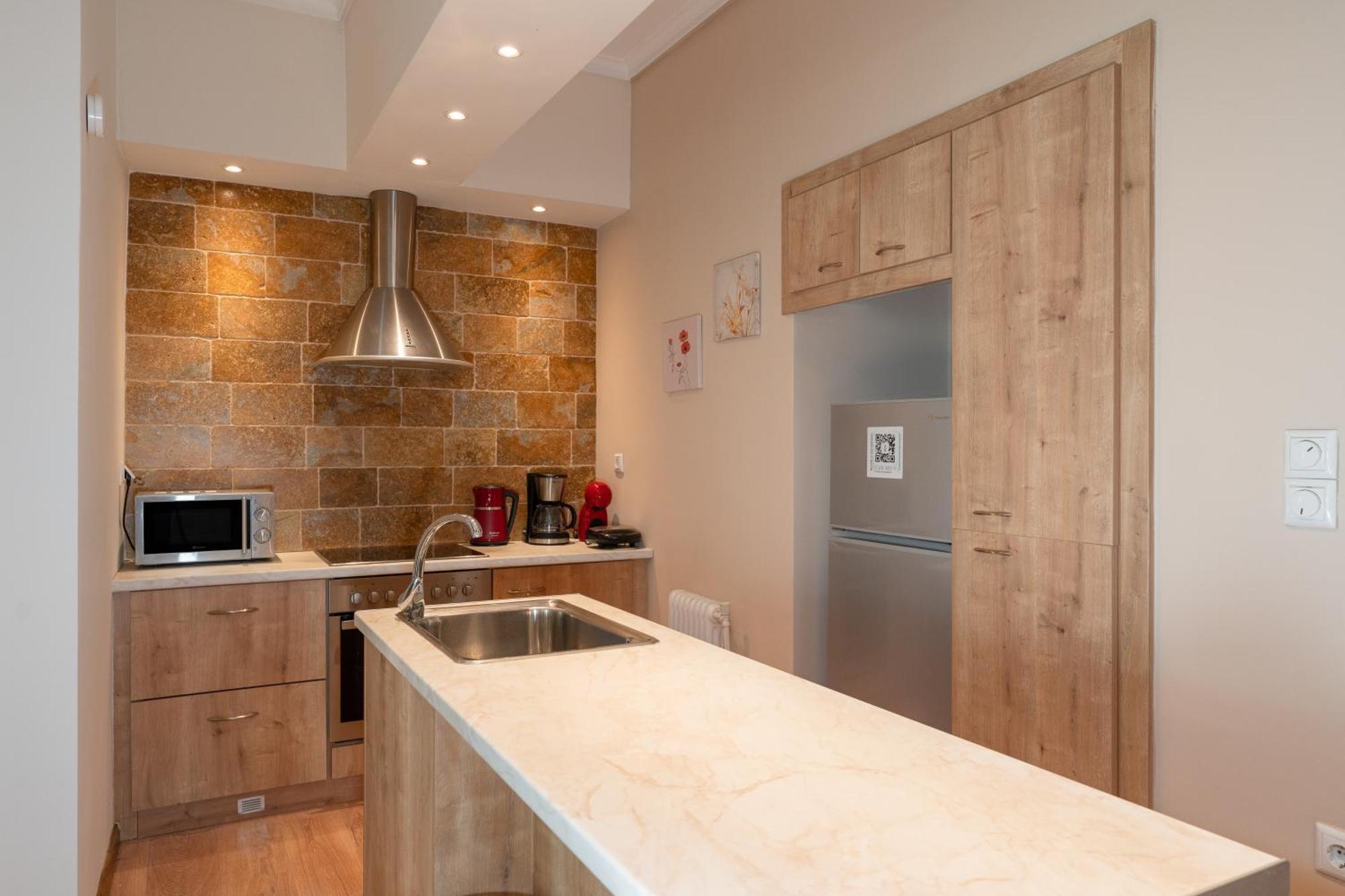 Contemporary Apartment Made Of Wood And Stone. Ateny Zewnętrze zdjęcie